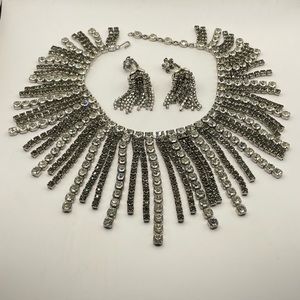VNTG STUNNING RHINESTONES SMOKED & CLEAR BIB NECKLACE WITH CHANDELIER EARRLINGS
